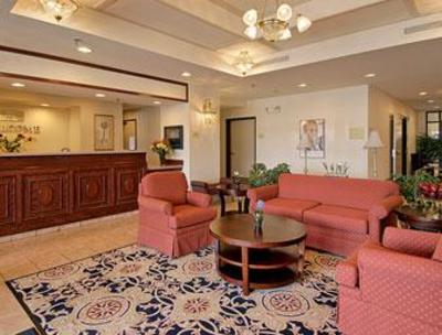 фото отеля Baymont Inn & Suites Cedar Rapids