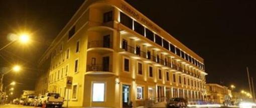 фото отеля Arturo Prat Hotel