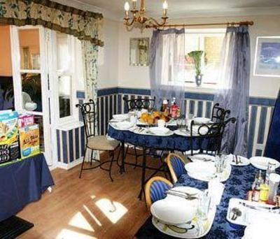 фото отеля Arnies Guest House