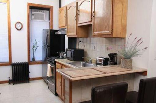 фото отеля Upper Yorkville Suites