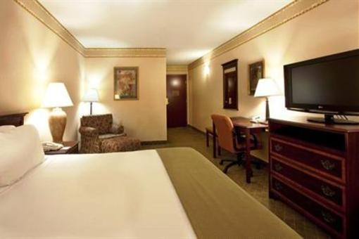 фото отеля Holiday Inn Express Hotel And Suites Ruston