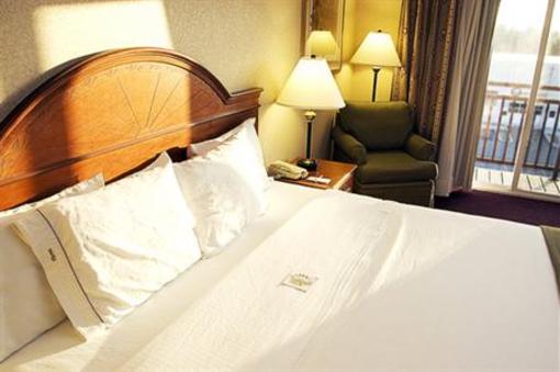 фото отеля Holiday Inn Express Hotel & Suites White River Junction