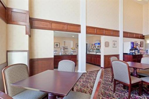 фото отеля Holiday Inn Express Hotel & Suites White River Junction