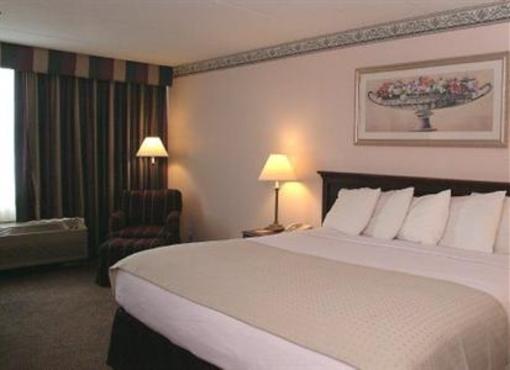 фото отеля Crowne Plaza Boston Woburn