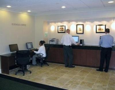 фото отеля Crowne Plaza Boston Woburn