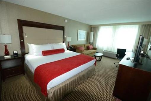 фото отеля Crowne Plaza Boston Woburn