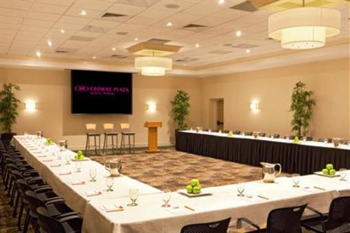 фото отеля Crowne Plaza Boston Woburn