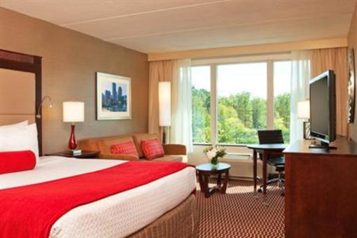 фото отеля Crowne Plaza Boston Woburn