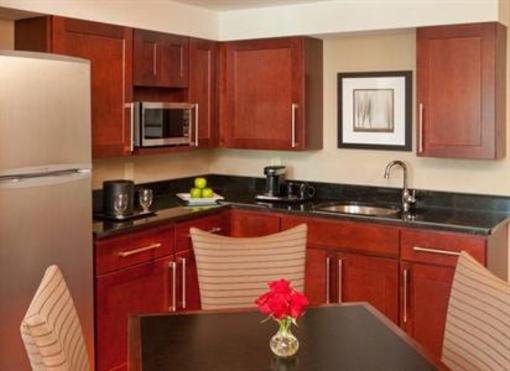 фото отеля Crowne Plaza Boston Woburn