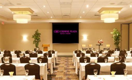 фото отеля Crowne Plaza Boston Woburn