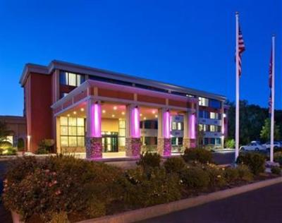 фото отеля Crowne Plaza Boston Woburn