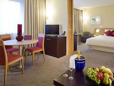 фото отеля Novotel London Heathrow