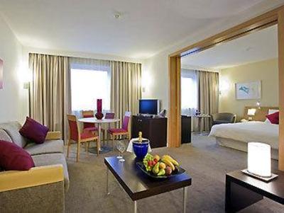 фото отеля Novotel London Heathrow