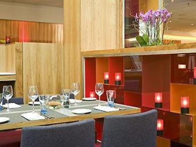 фото отеля Novotel London Heathrow