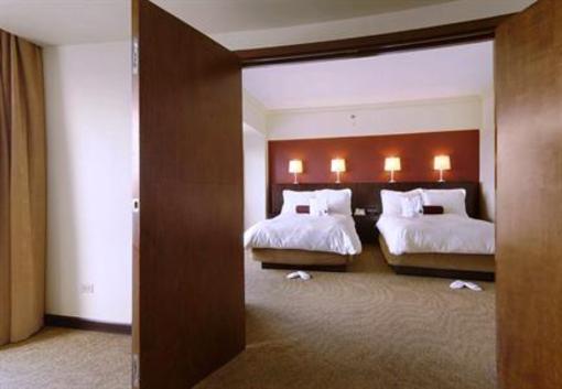 фото отеля Outrigger Guam Resort Tamuning
