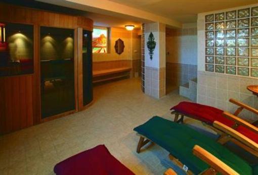 фото отеля Hotel Bow Garden Komarno