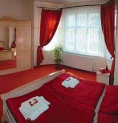 фото отеля Hotel Bow Garden Komarno