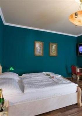 фото отеля Hotel Bow Garden Komarno