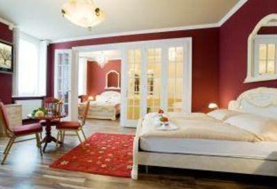 фото отеля Hotel Bow Garden Komarno