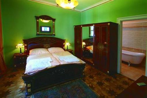 фото отеля Hotel Bow Garden Komarno
