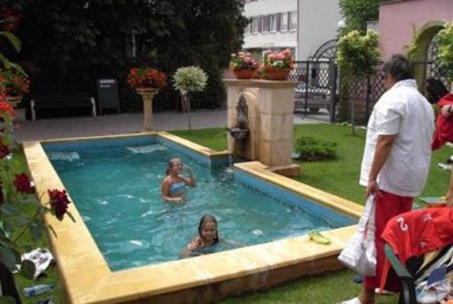 фото отеля Hotel Bow Garden Komarno