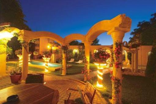 фото отеля Hotel Bow Garden Komarno