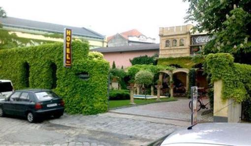 фото отеля Hotel Bow Garden Komarno