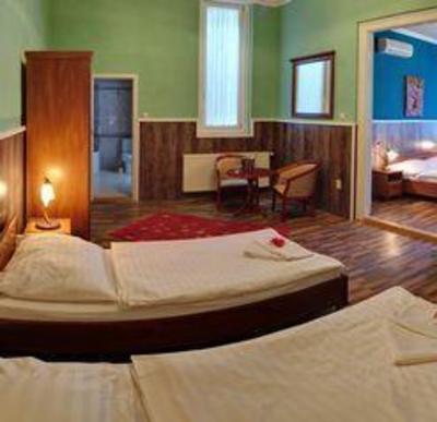 фото отеля Hotel Bow Garden Komarno