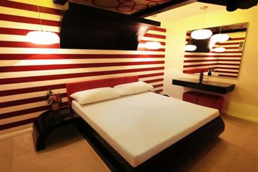 фото отеля Victoria Court Malate Hotel