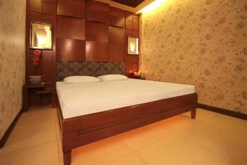 фото отеля Victoria Court Malate Hotel