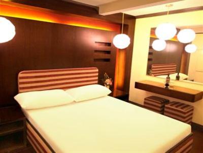фото отеля Victoria Court Malate Hotel