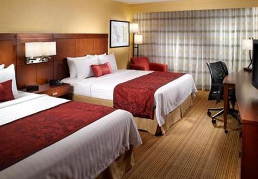 фото отеля Courtyard by Marriott Chattanooga I-75