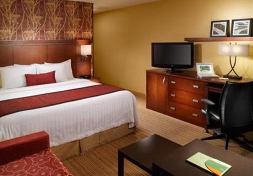 фото отеля Courtyard by Marriott Chattanooga I-75
