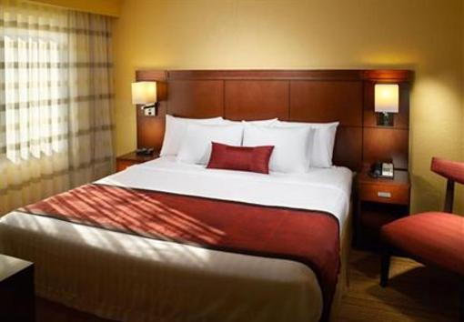 фото отеля Courtyard by Marriott Chattanooga I-75