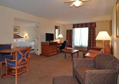 фото отеля Clarion Inn & Suites Clearwater
