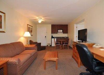фото отеля Clarion Inn & Suites Clearwater
