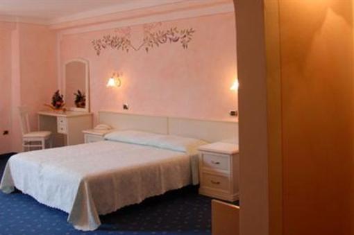 фото отеля Hotel Opinione