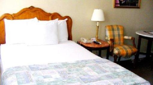 фото отеля The Highland Inn
