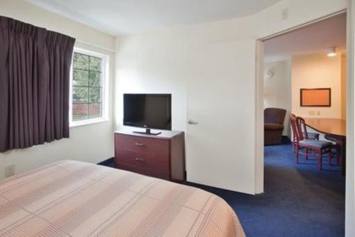 фото отеля Candlewood Suites Raleigh - Crabtree