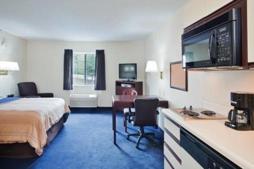 фото отеля Candlewood Suites Raleigh - Crabtree