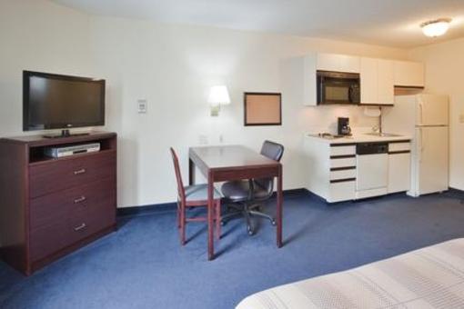 фото отеля Candlewood Suites Raleigh - Crabtree