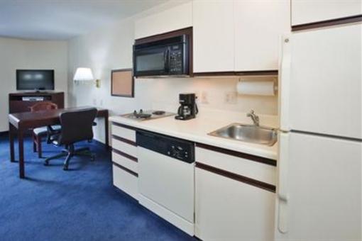 фото отеля Candlewood Suites Raleigh - Crabtree