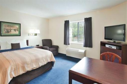 фото отеля Candlewood Suites Raleigh - Crabtree