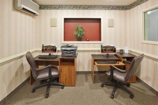 фото отеля Candlewood Suites Raleigh - Crabtree