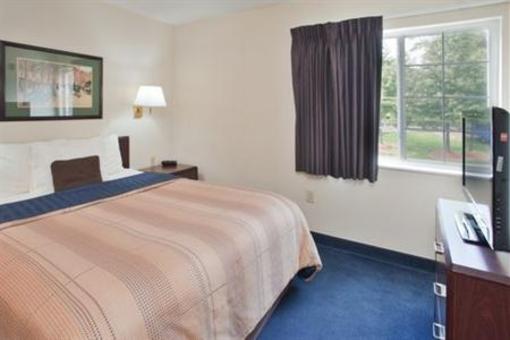 фото отеля Candlewood Suites Raleigh - Crabtree