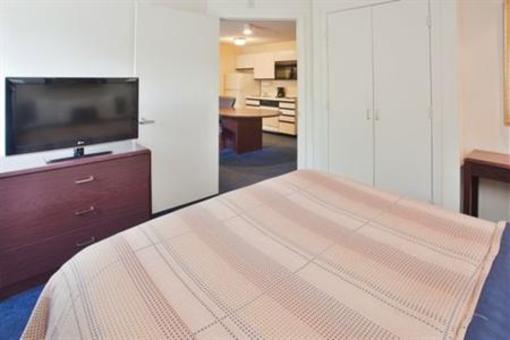 фото отеля Candlewood Suites Raleigh - Crabtree