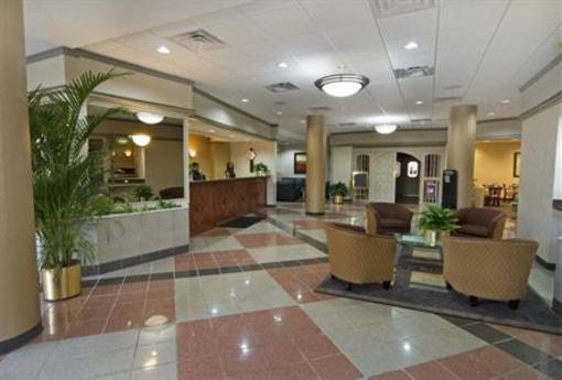 фото отеля Best Western Airport Plaza Inn & Conference Center