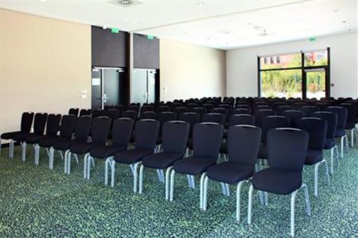 фото отеля Holiday Inn Express Montpellier - Odysseum