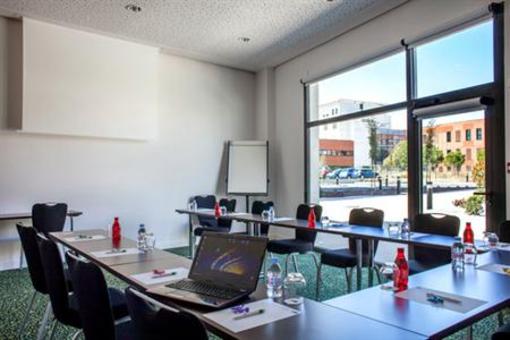 фото отеля Holiday Inn Express Montpellier - Odysseum