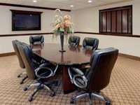 Holiday Inn Express Mentor Lamalfa Conference Center